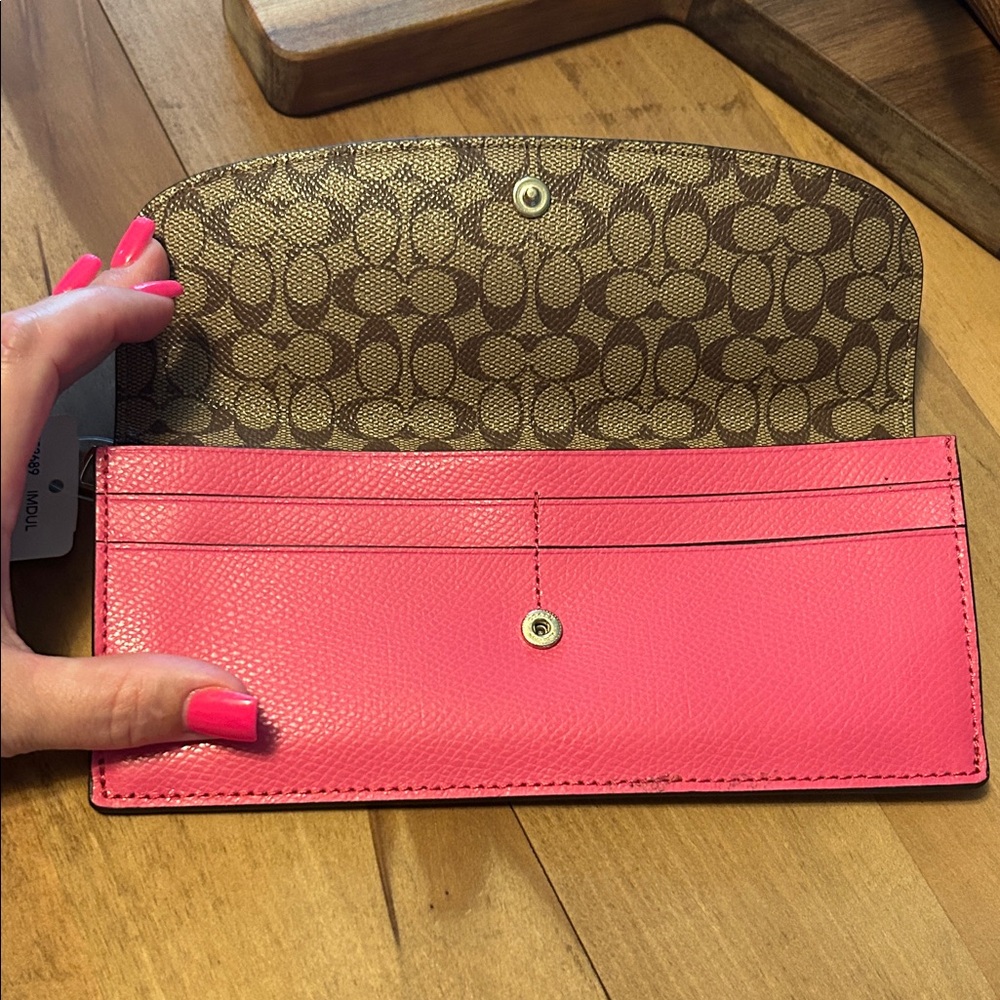 Nwt faux Coach Hot Pink Pebbled Leather Continental Wallet - Picture 4 of 10